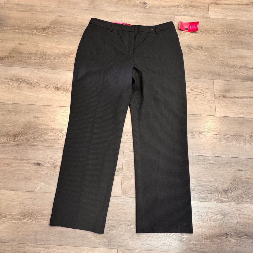 NWT 212 Collection Black Pinstripe Straight Leg Natural‎ Fit Pants Sz 18 Average